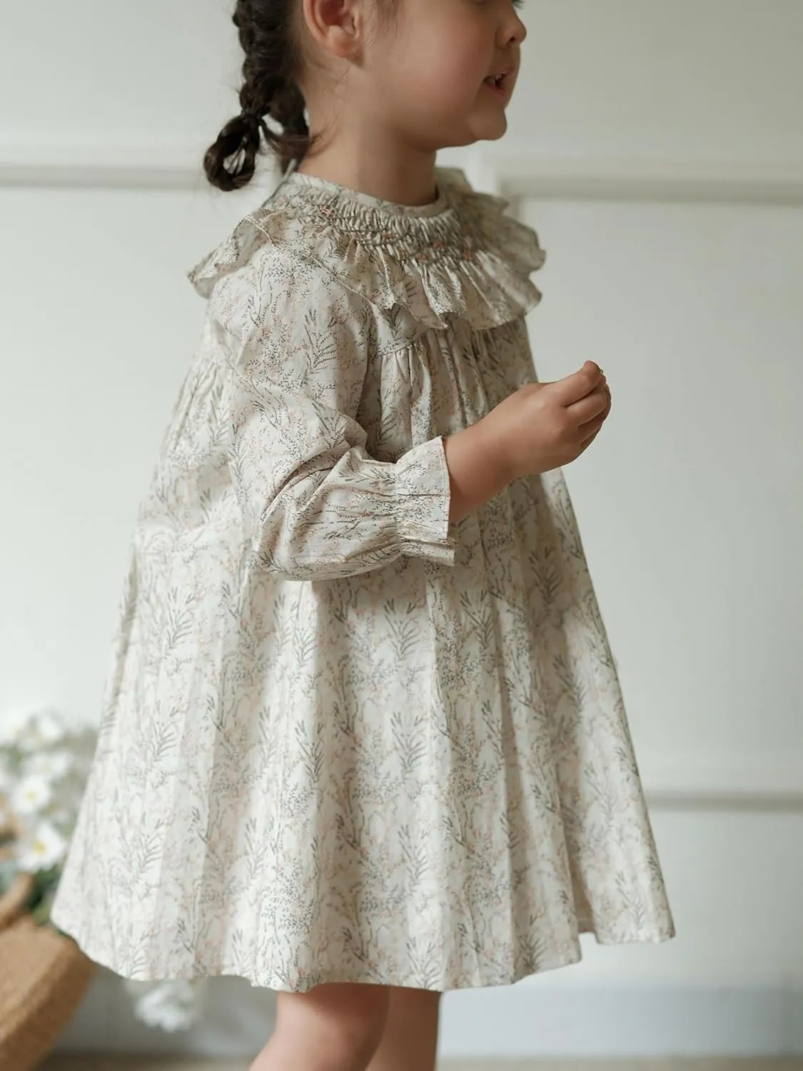 Baby Girls Long Sleeve Smocking Clothing Toddler Fall Floral Smocked Dress Vintage Dresses for Christmas Birthday Holiday