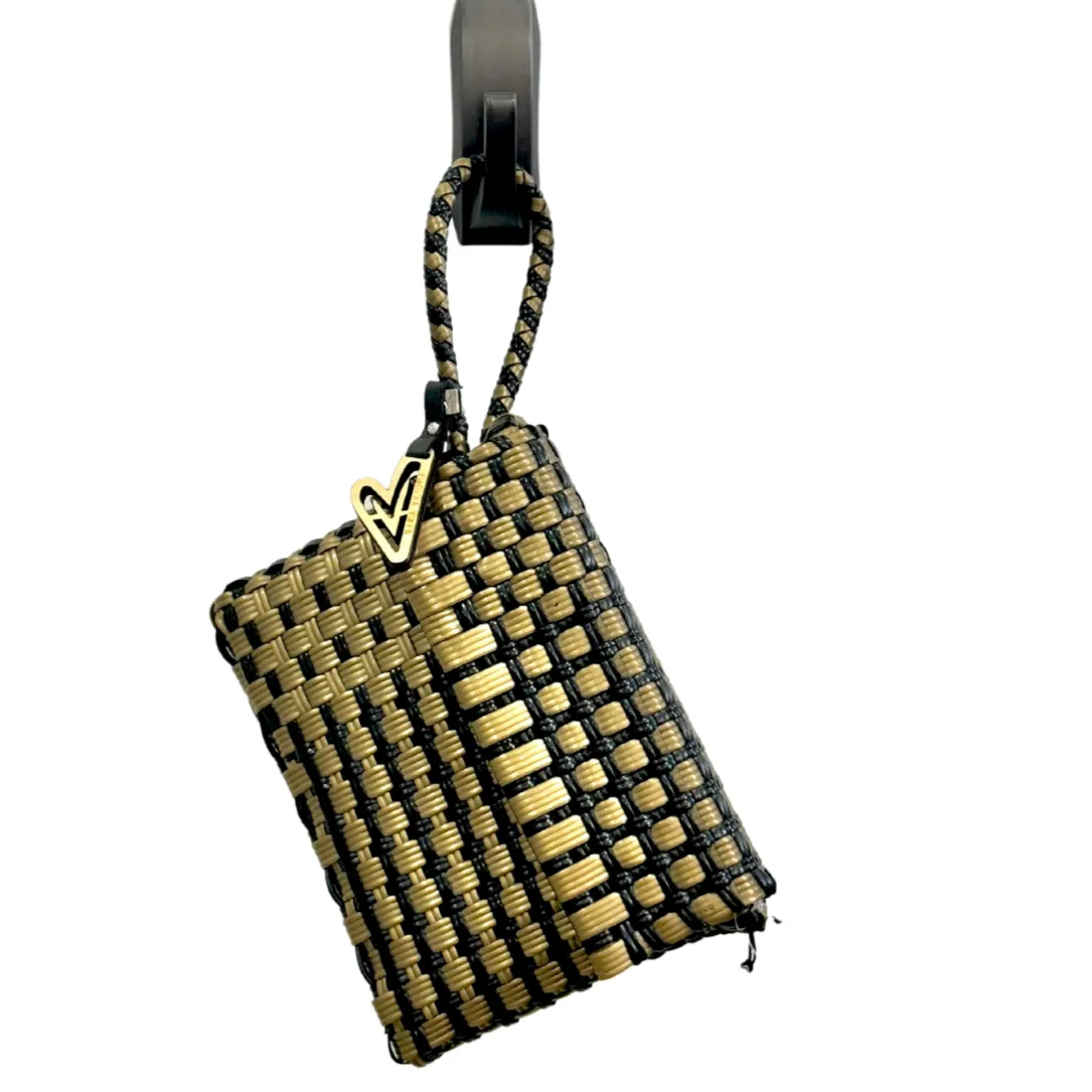 Carlota Wristlet Gold / Black