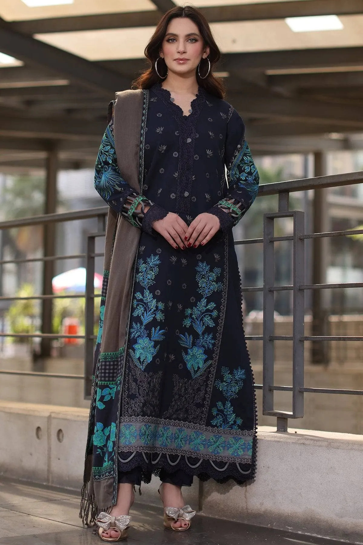 Charizma Naranji Winter/Khaddar Woolen Shawl