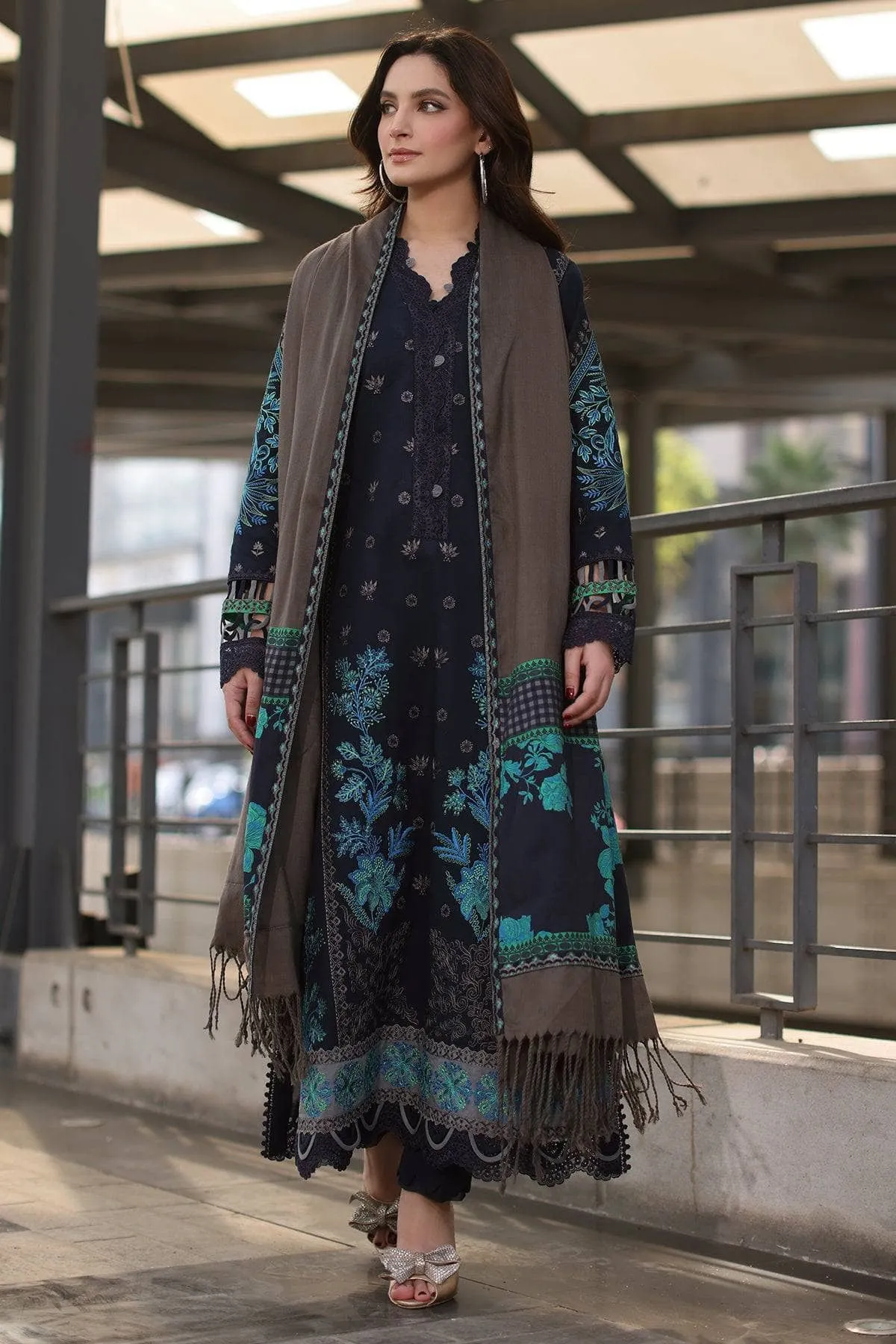 Charizma Naranji Winter/Khaddar Woolen Shawl