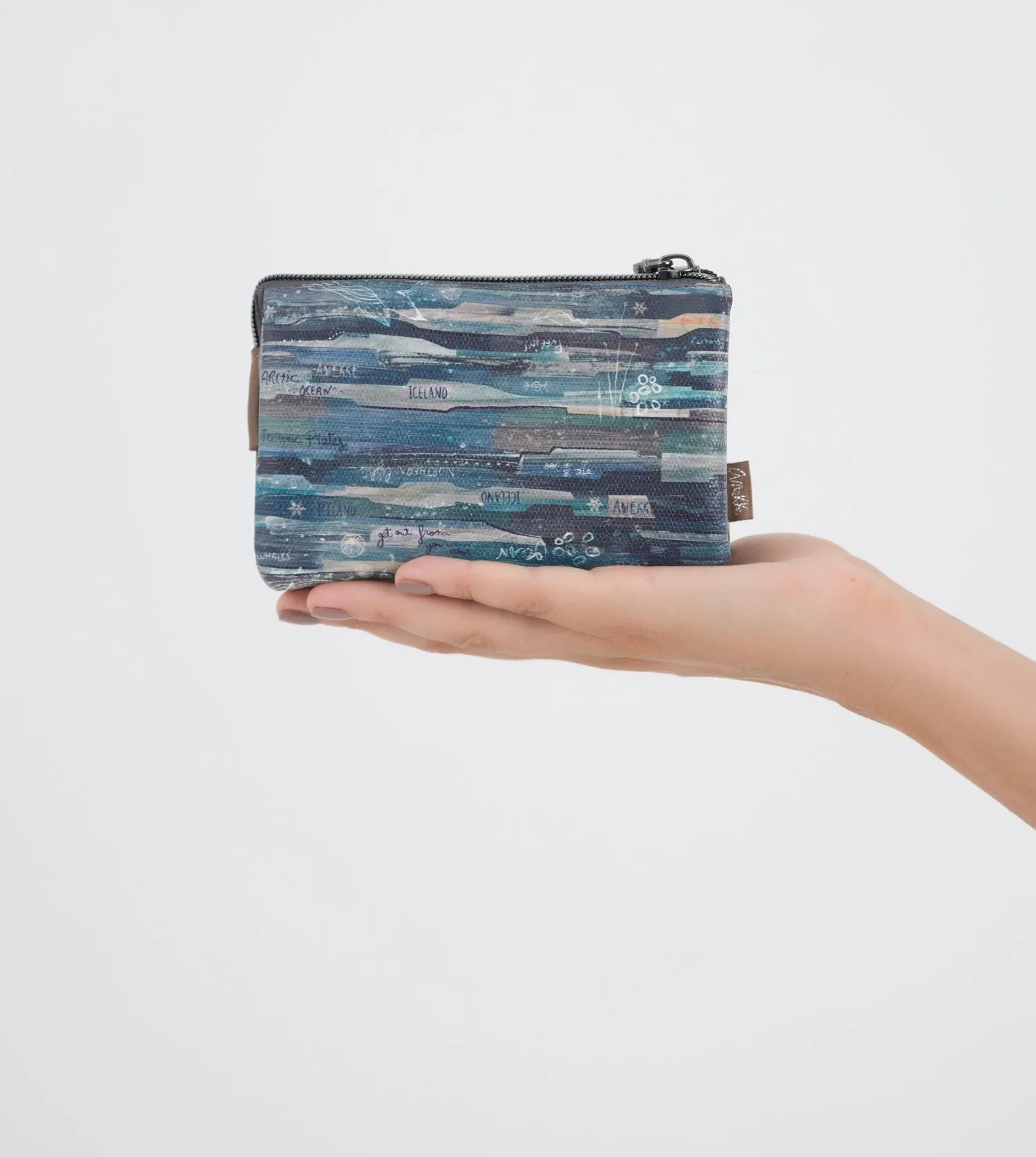 Delightful triple wallet