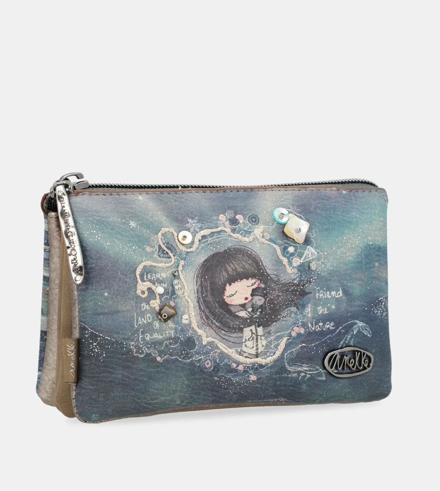 Delightful triple wallet