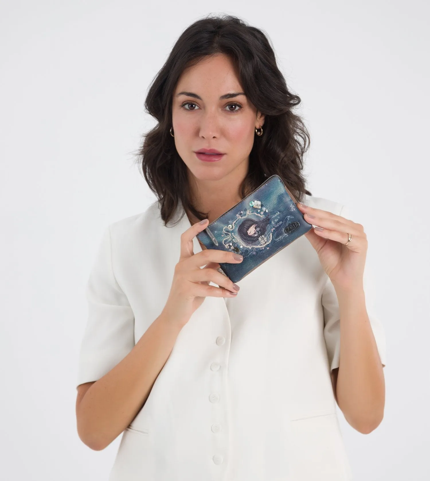 Delightful triple wallet
