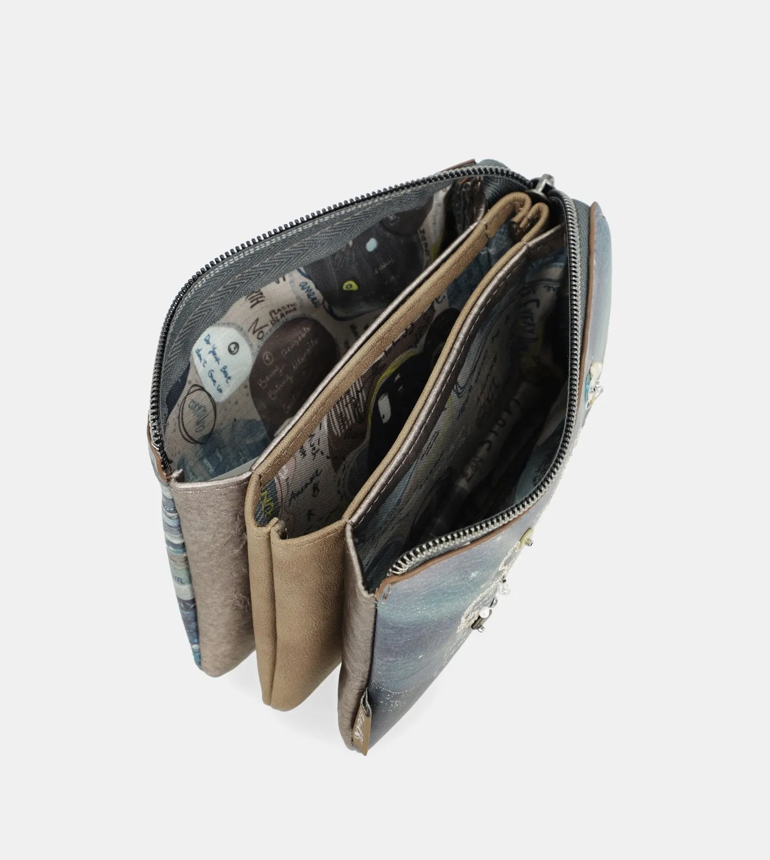 Delightful triple wallet
