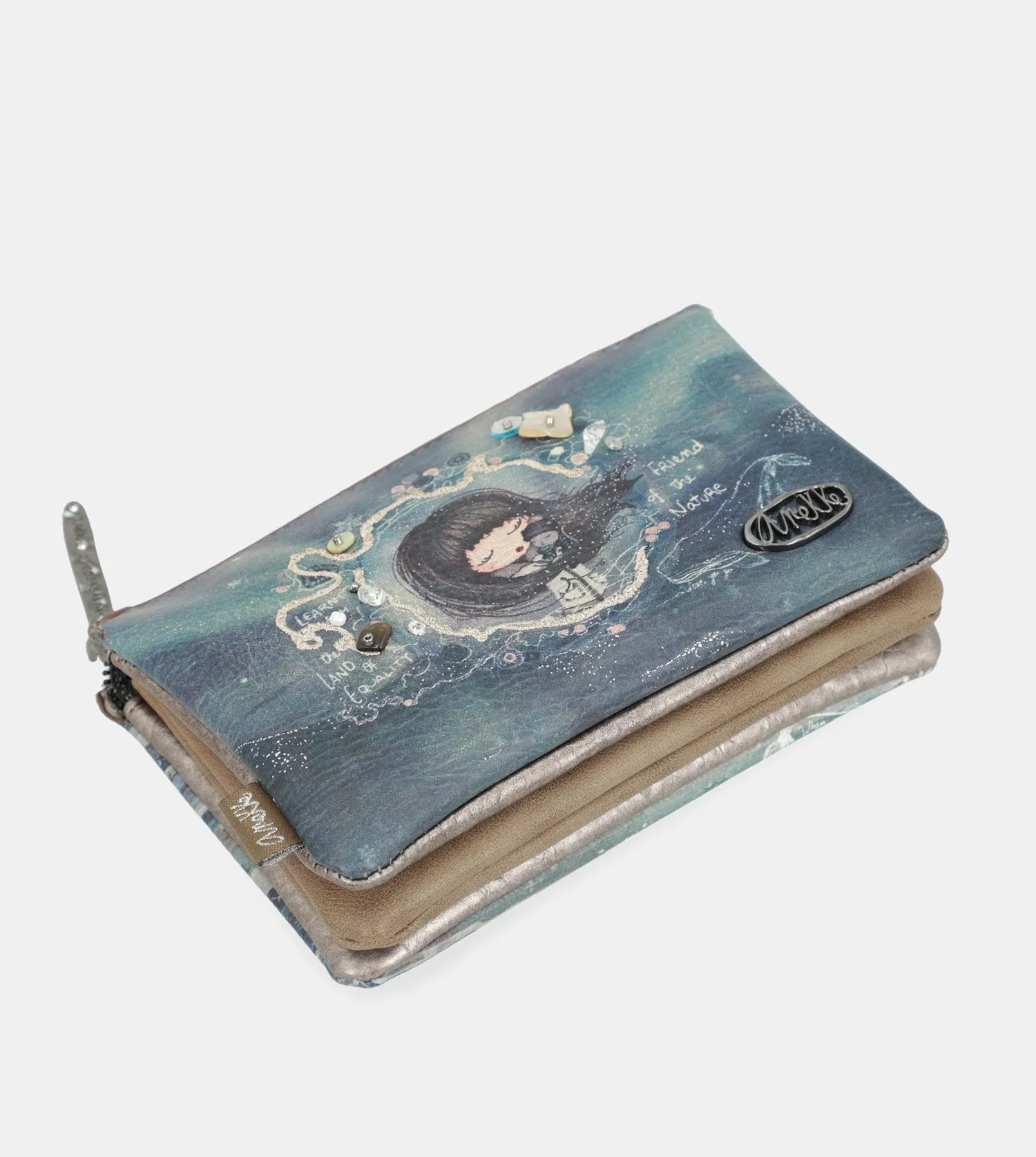 Delightful triple wallet