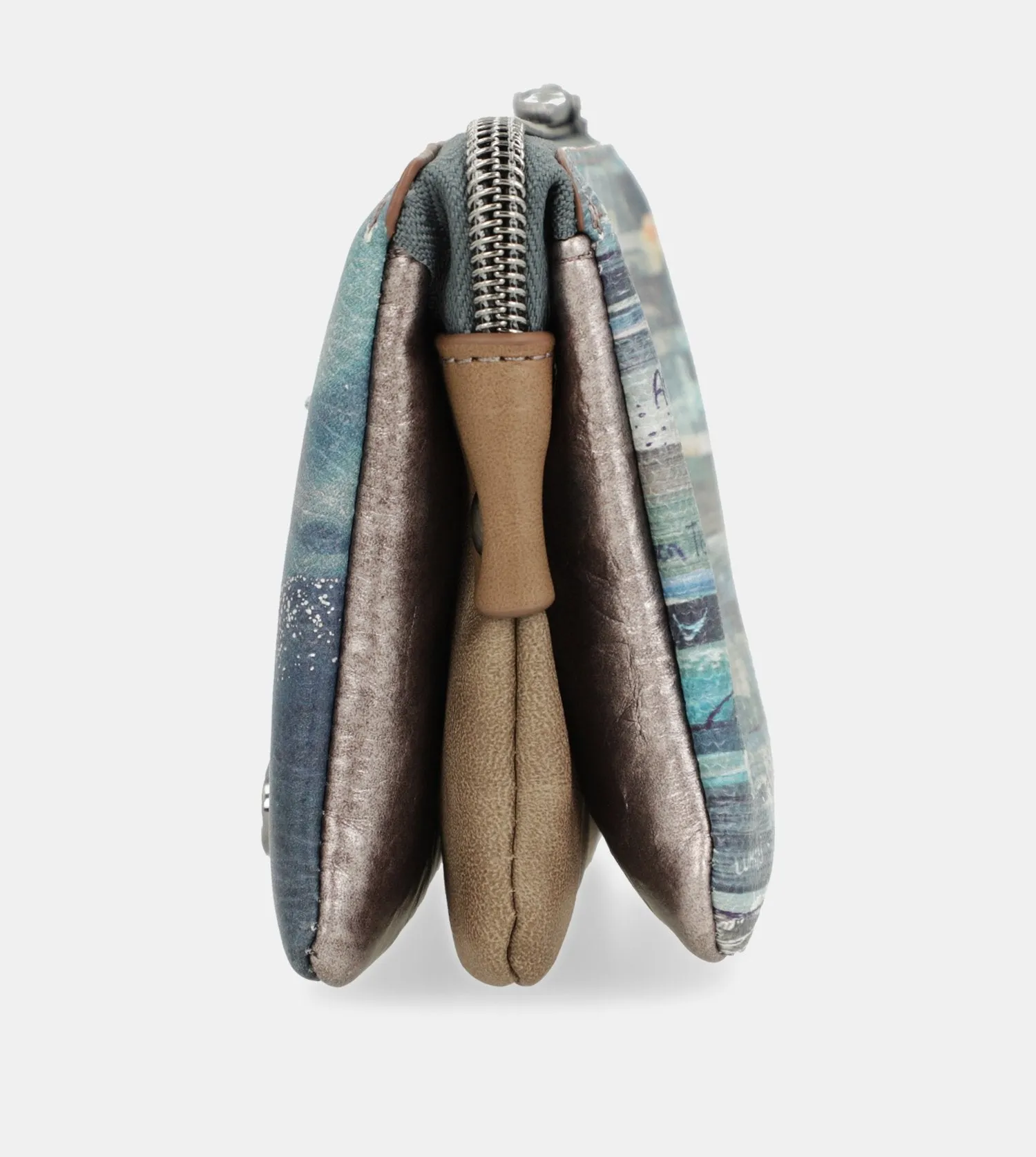 Delightful triple wallet