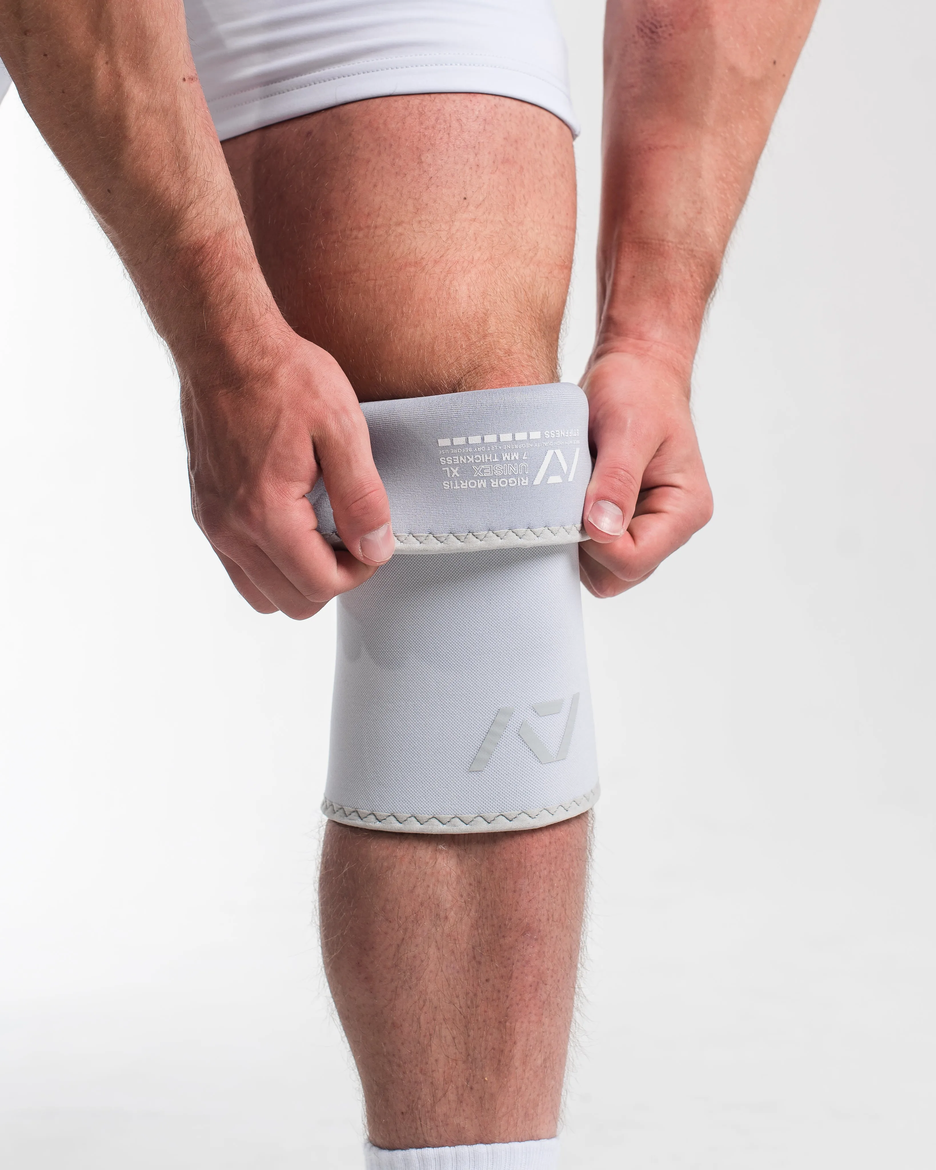 Hourglass Knee Sleeves - Polar