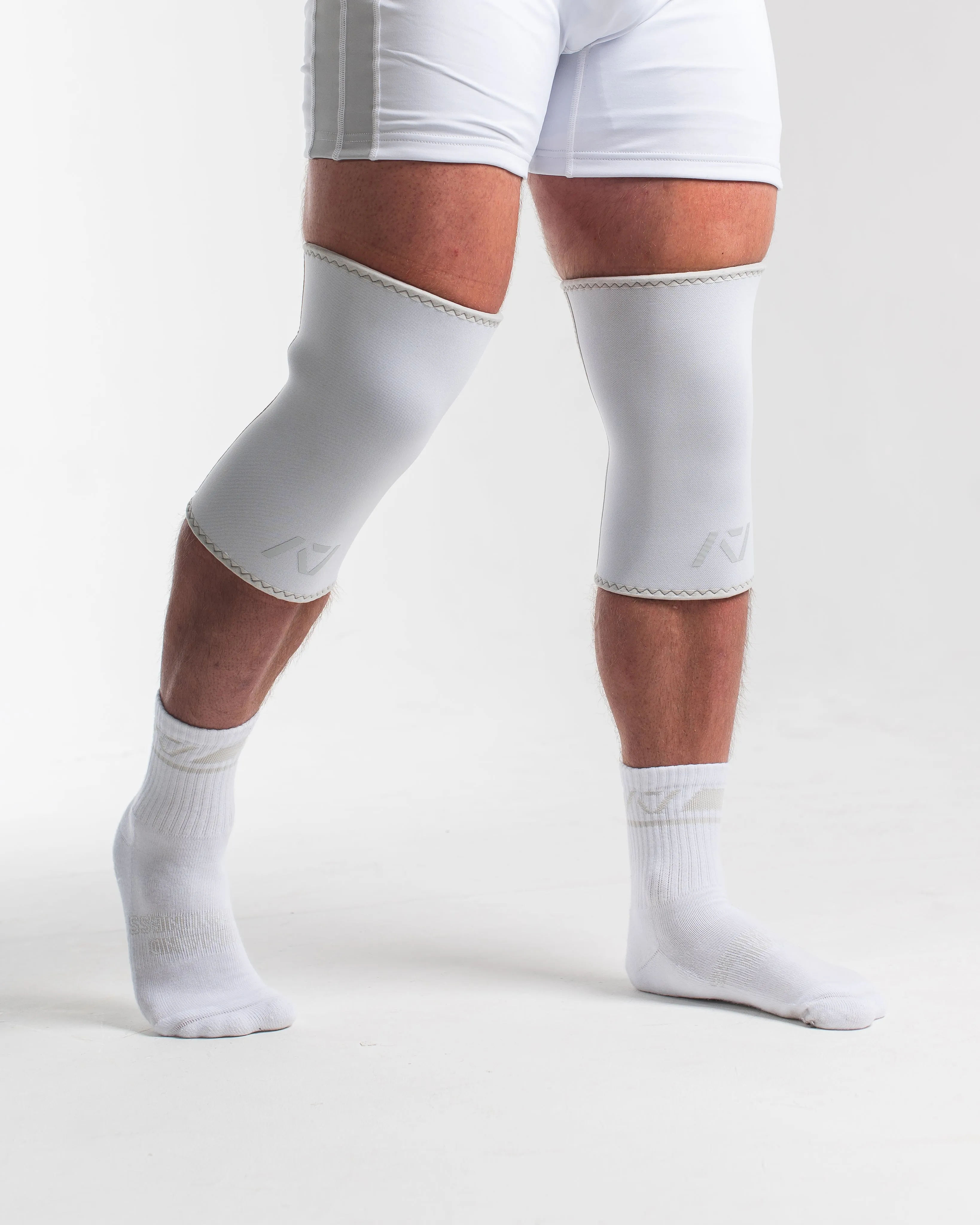 Hourglass Knee Sleeves - Polar