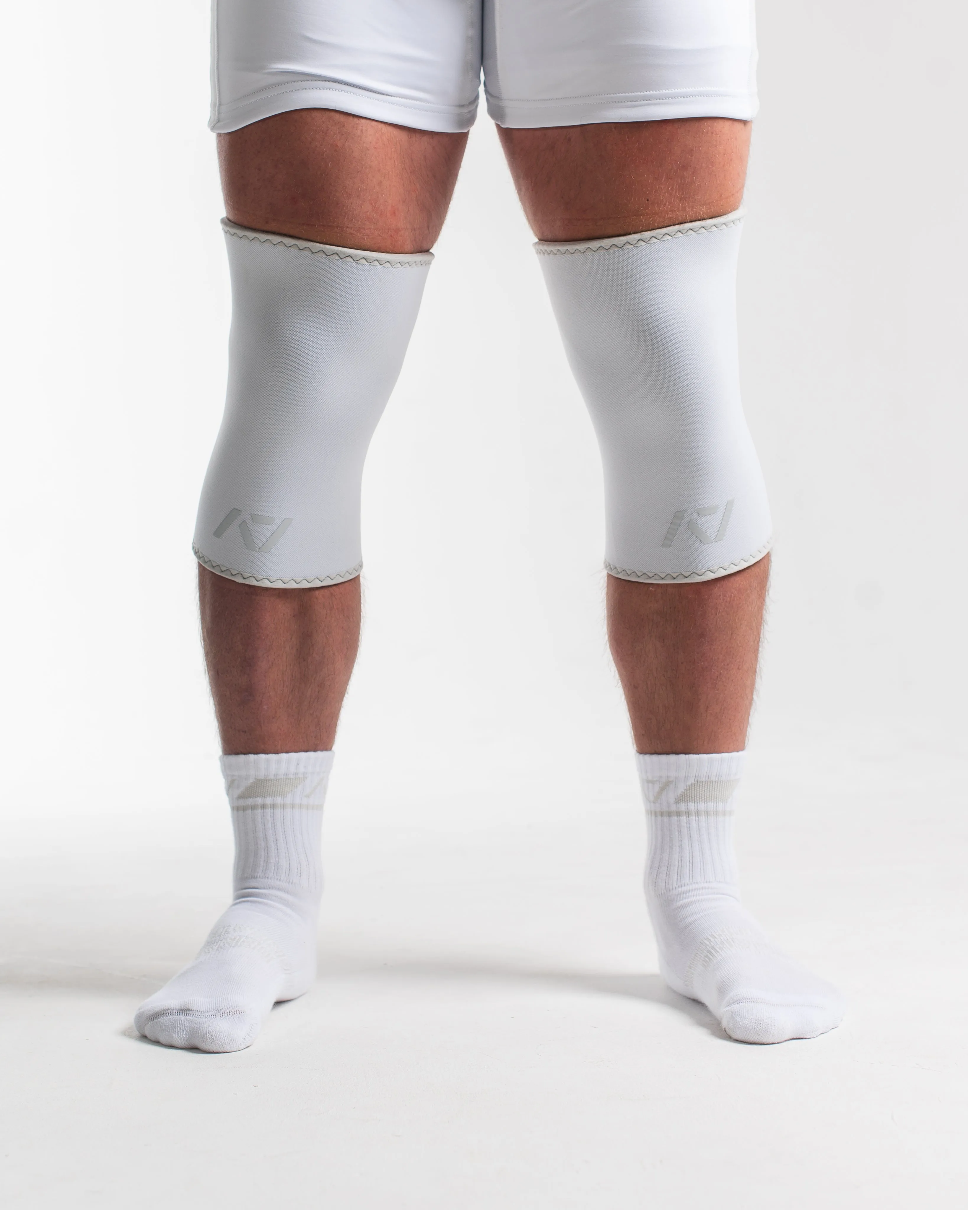 Hourglass Knee Sleeves - Polar