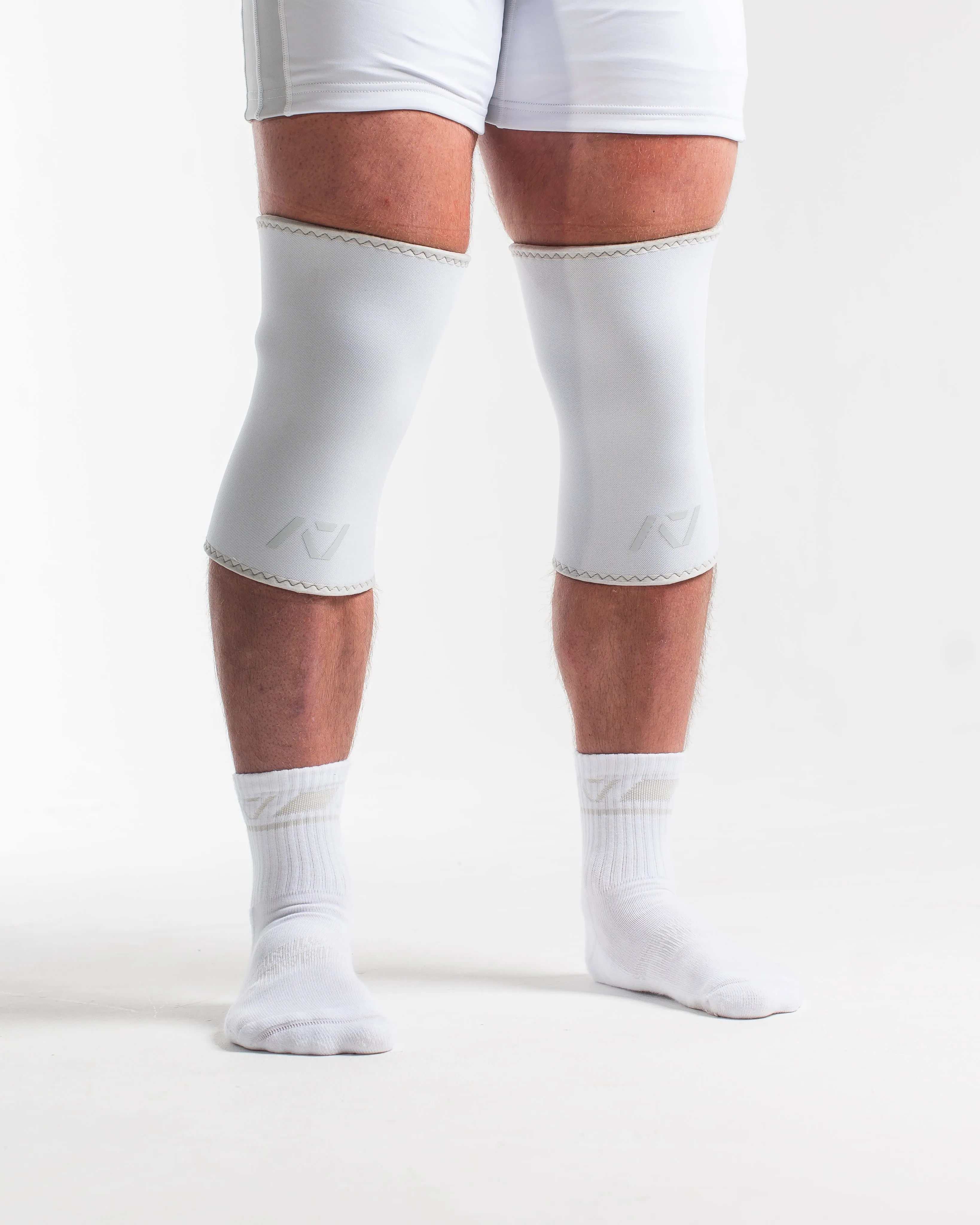 Hourglass Knee Sleeves - Polar