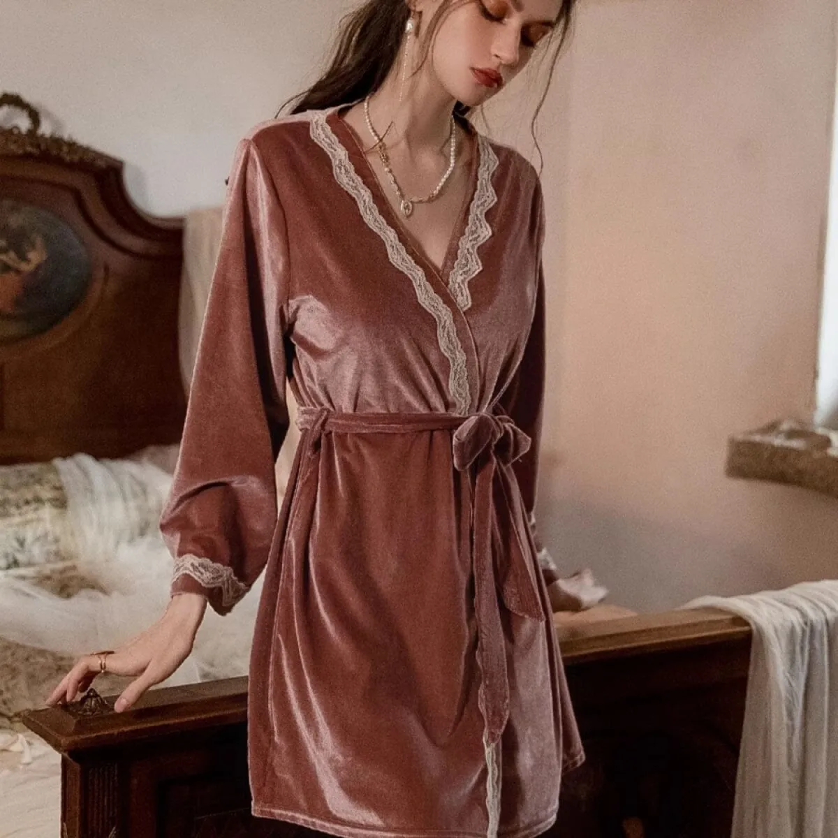 Illie velvet robe