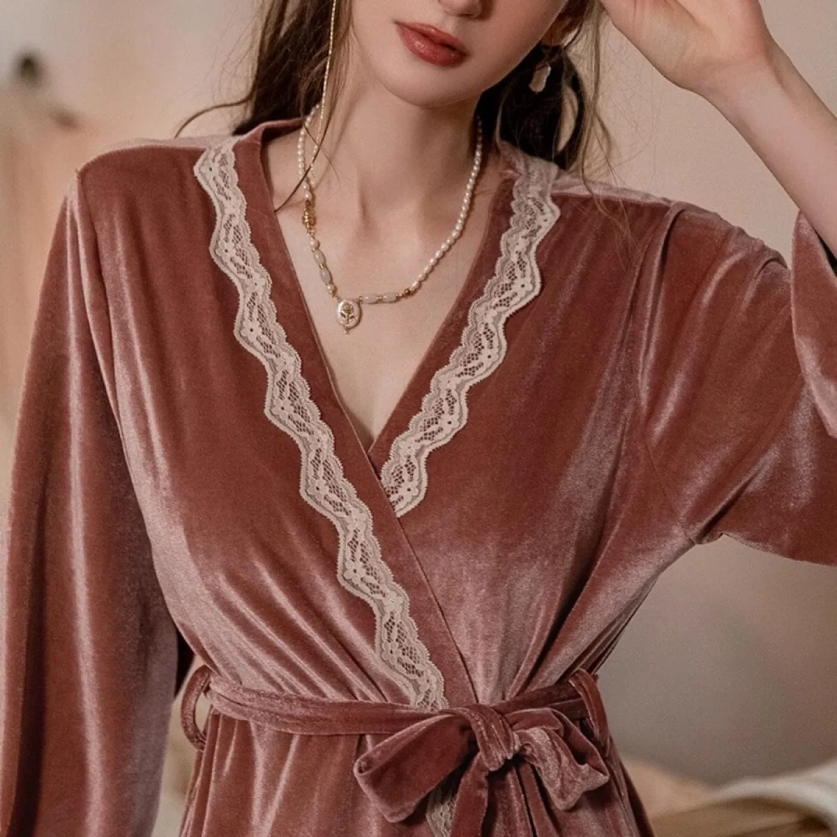 Illie velvet robe