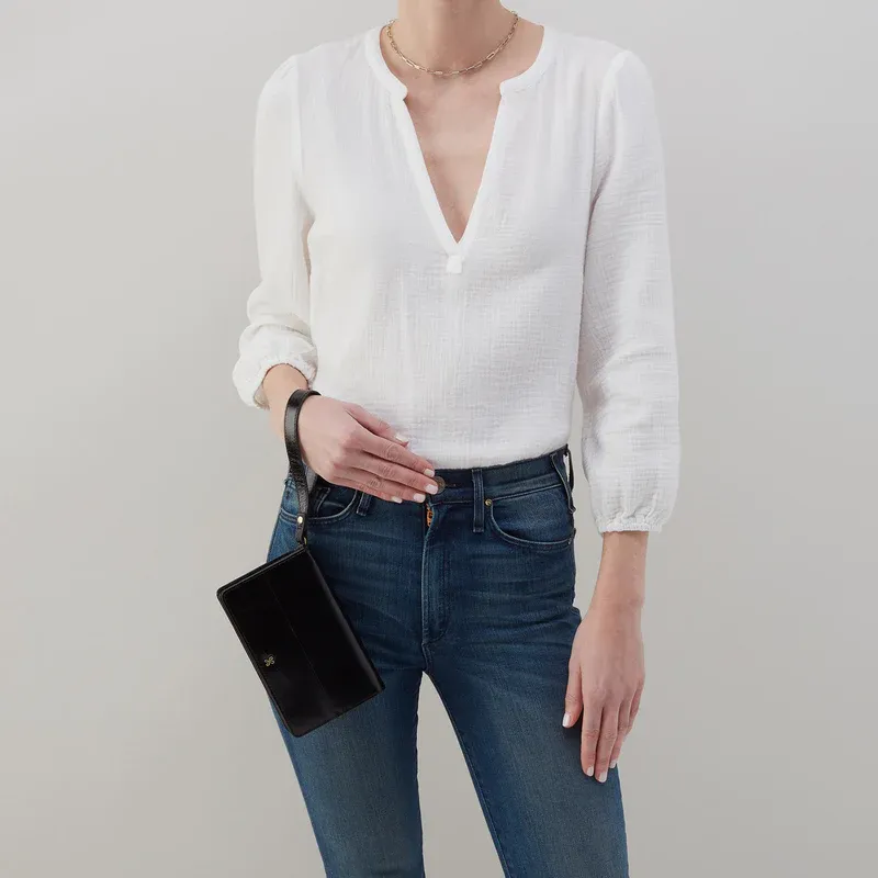 Jill Wristlet in Natural