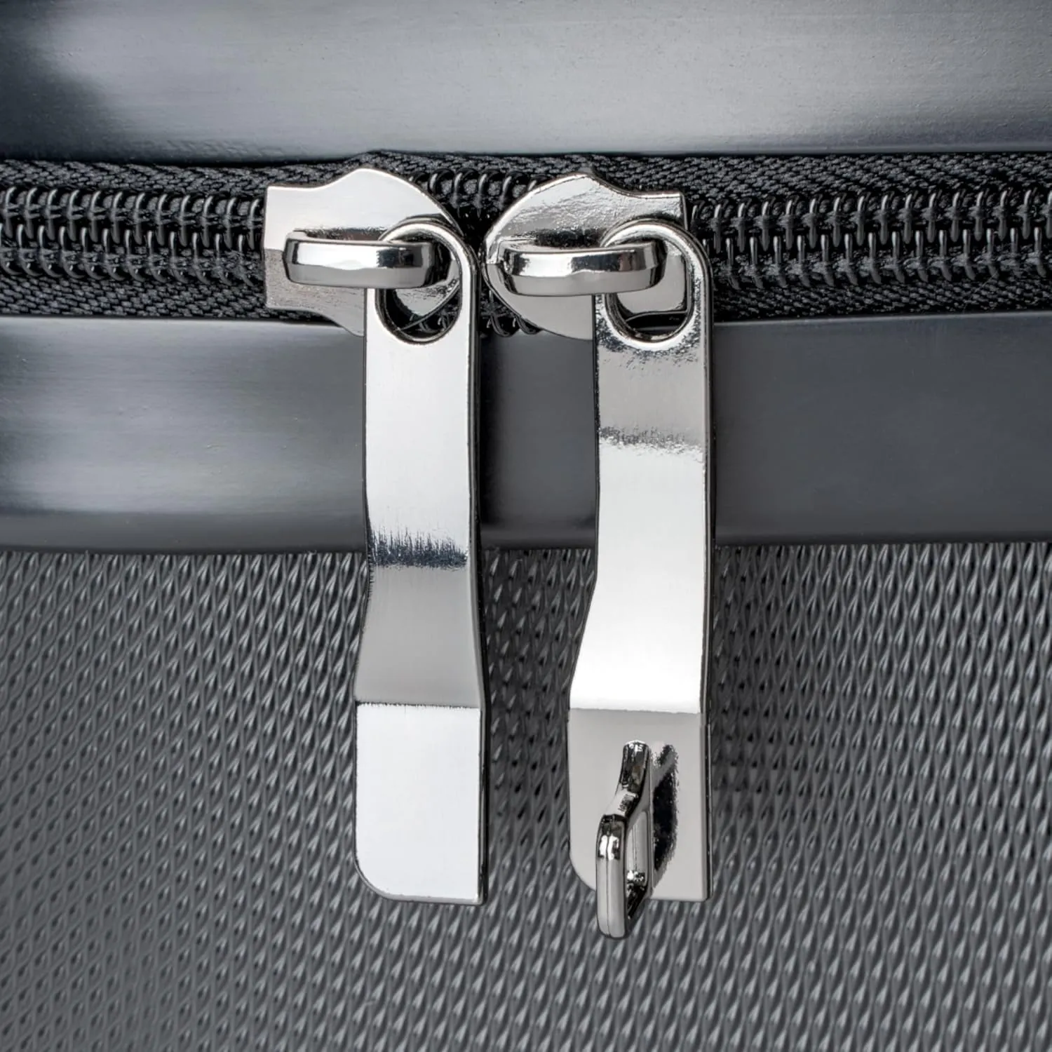 June in Color Expressions Travel Bag – Vibrant, Durable Luggage with Smooth 360° Mobility