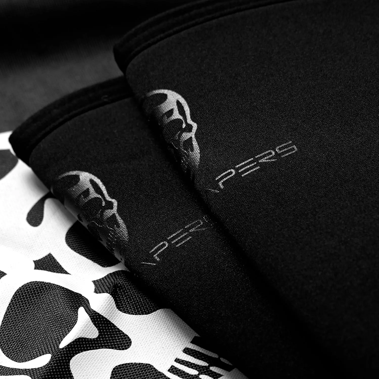 Knee Sleeves (1 Pair) With Gym Bag - IPF Approved - Knee Compression Sleeve Support for Squats, Weightlifting, and Powerlifting - Gymreapers 7MM Neoprene Sleeves - 1 Year Warranty (Black/Black, X-Large)