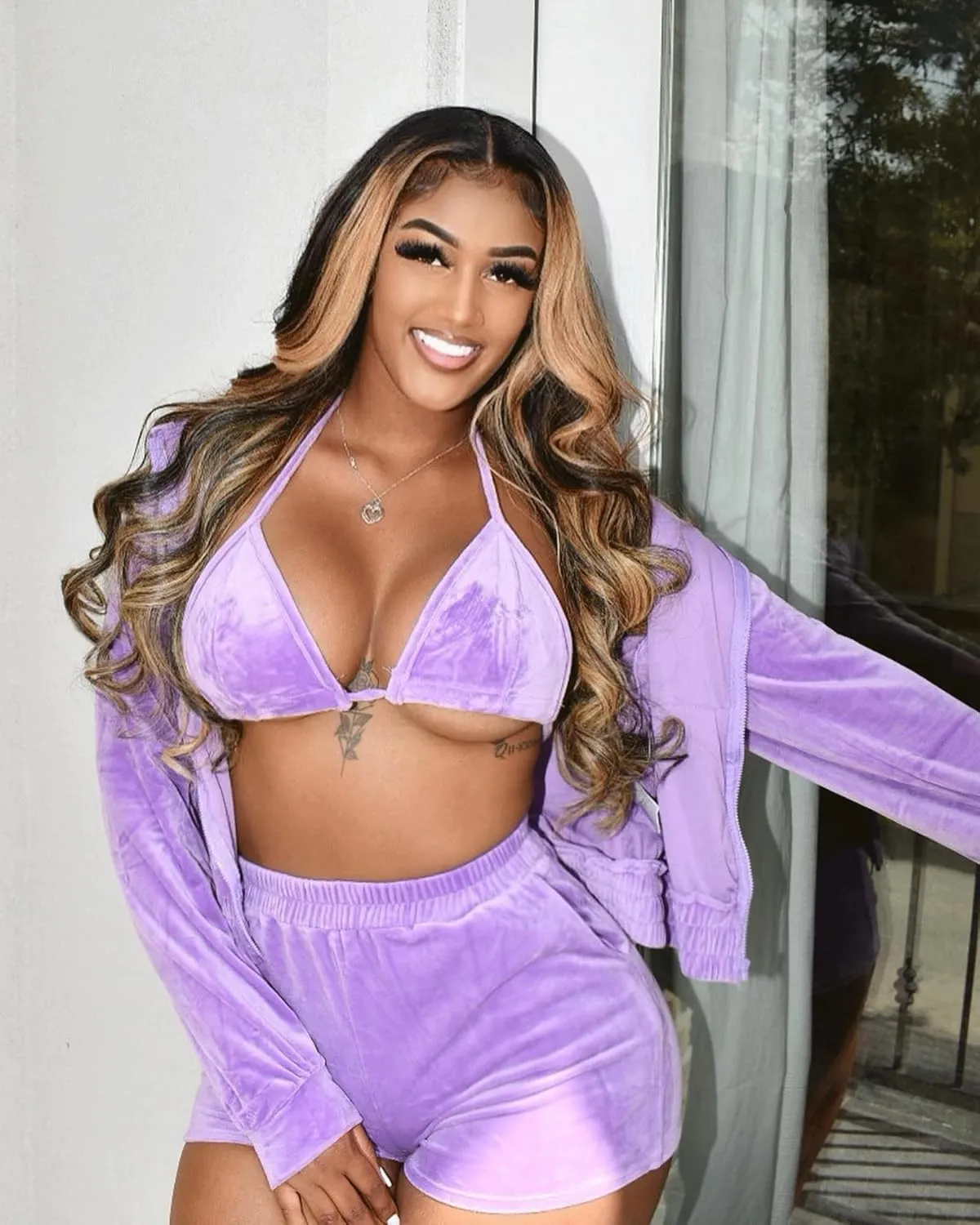 MOEENCN Women Sweatsuits Sets 3 Piece Outfits, Velvet Tracksuit Long Sleeve Hooded Zipper Jacket and Velvet Shorts Send Bra