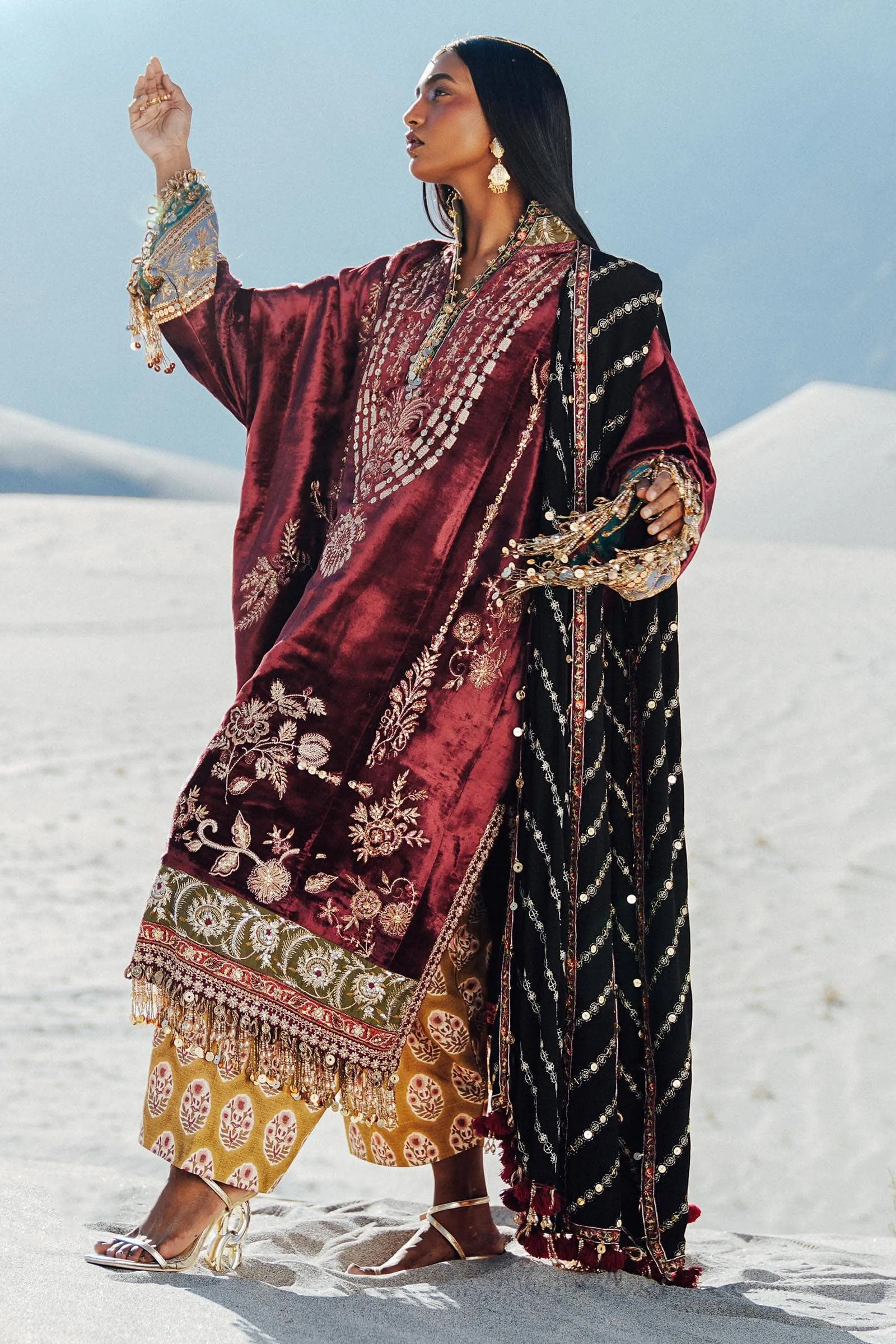 Restocked/Sana Safinaz Shawl Collection/Velvet/02