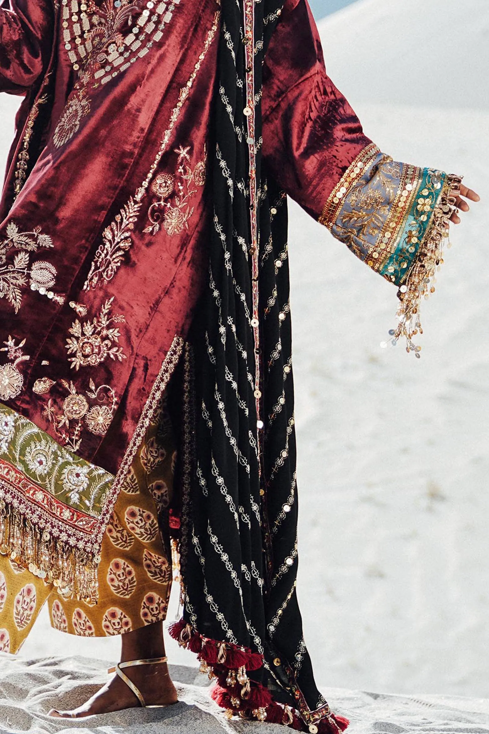 Restocked/Sana Safinaz Shawl Collection/Velvet/02