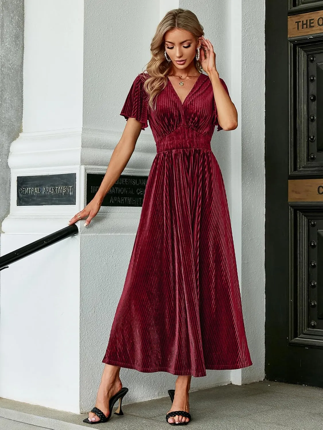 Simplee Women’s V Neck Velvet Maxi Dress Short Sleeve Empire Waist Long Formal Dress for Wedding Guest