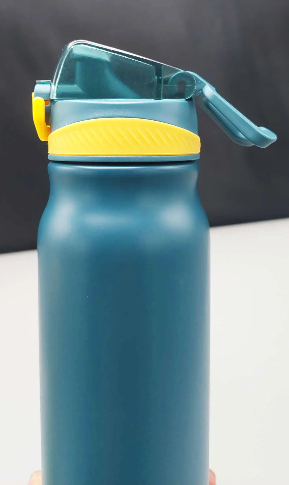 Sport Thermal Water Bottle, Portable High Capacity Double Wall Stainless Steel Vacuum Insulated Beverage Container For Outdoor Hot And Cold Resistant