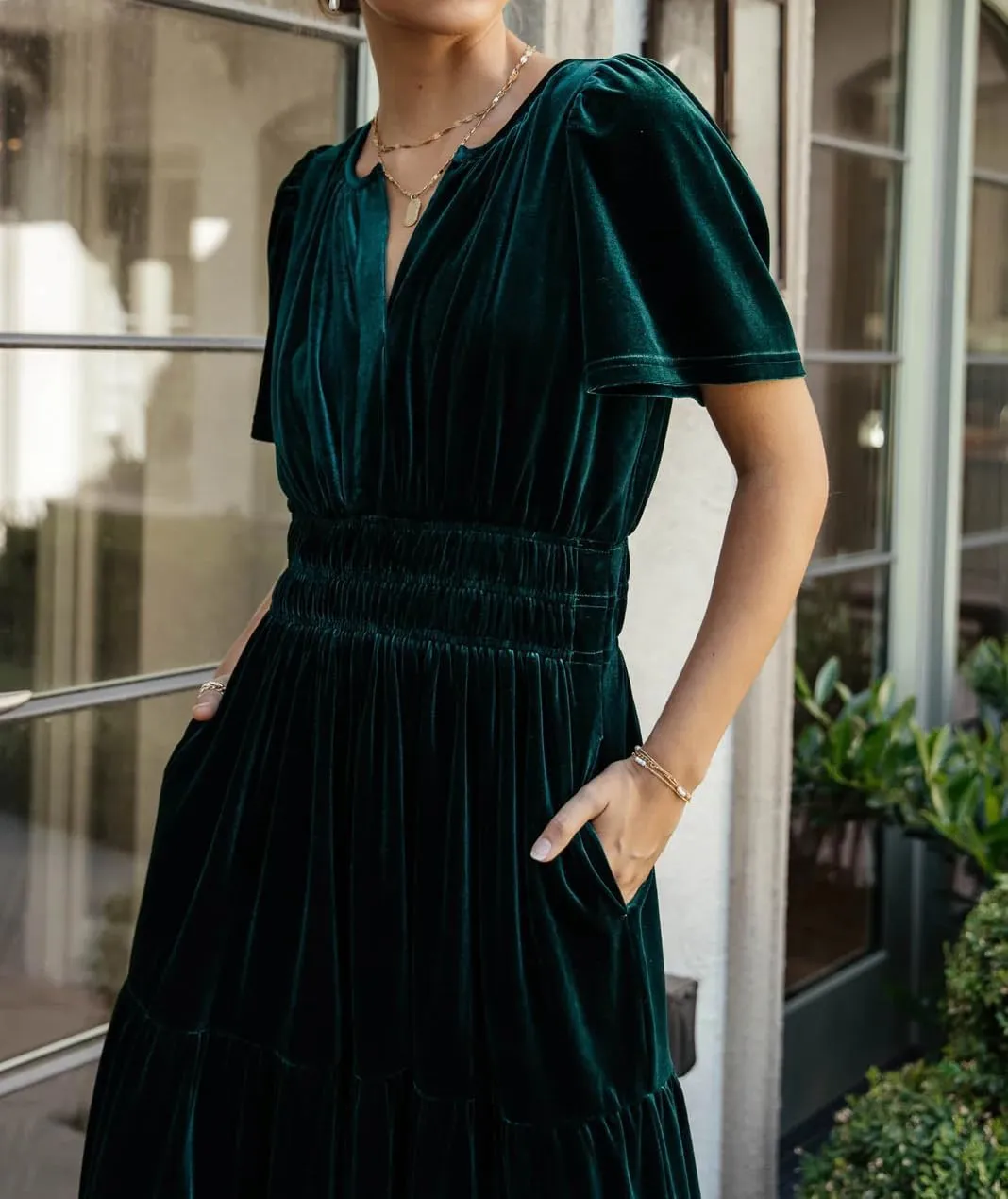 Women's Fall Winter Vintage Velvet Dress Short Sleeve V Neck Elastic Waist Tiered Ruffle A-Line Flowy Maxi Dress 2024